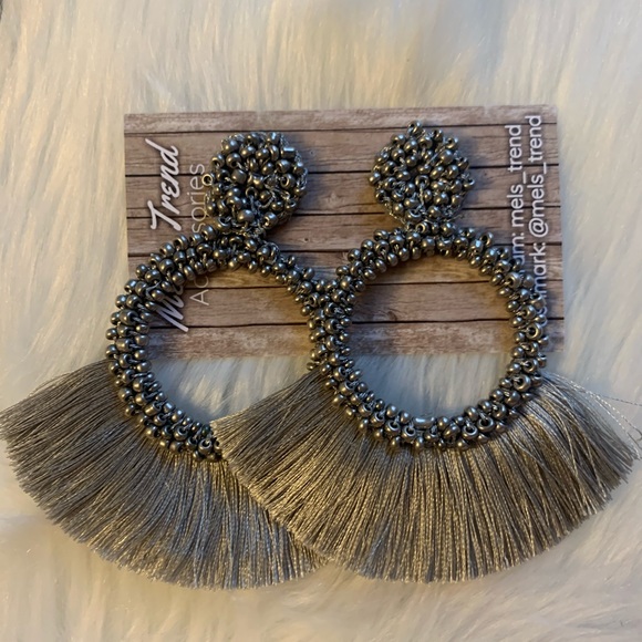 Big gray earrings - Picture 1 of 1